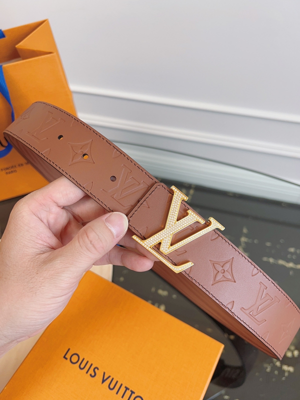 ルイヴィトンベルト正面デザイン